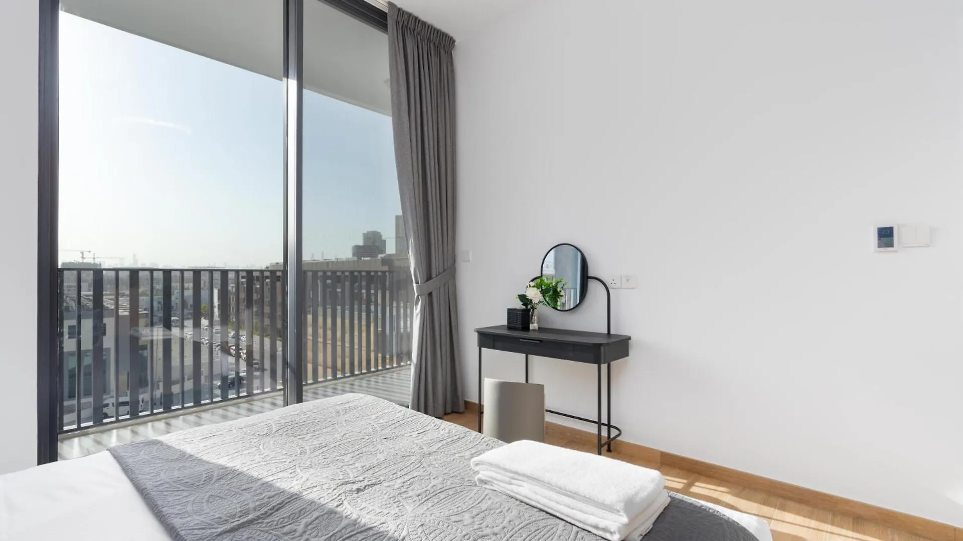 White Sage Hamilton House New 1Br Apartment Dubai