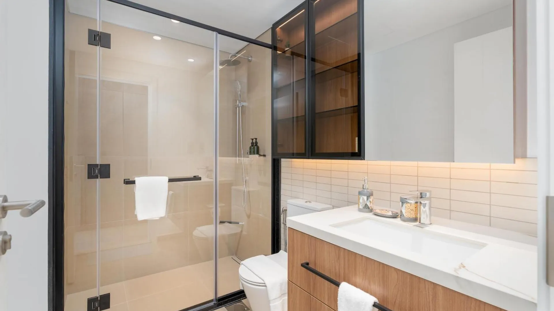White Sage Hamilton House New 1Br Apartment Dubai United Arab Emirates
